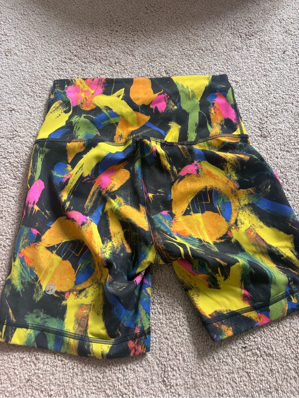 Lululemon wunder train 6” Multicolor Abstract Print High-Rise Biker Shorts